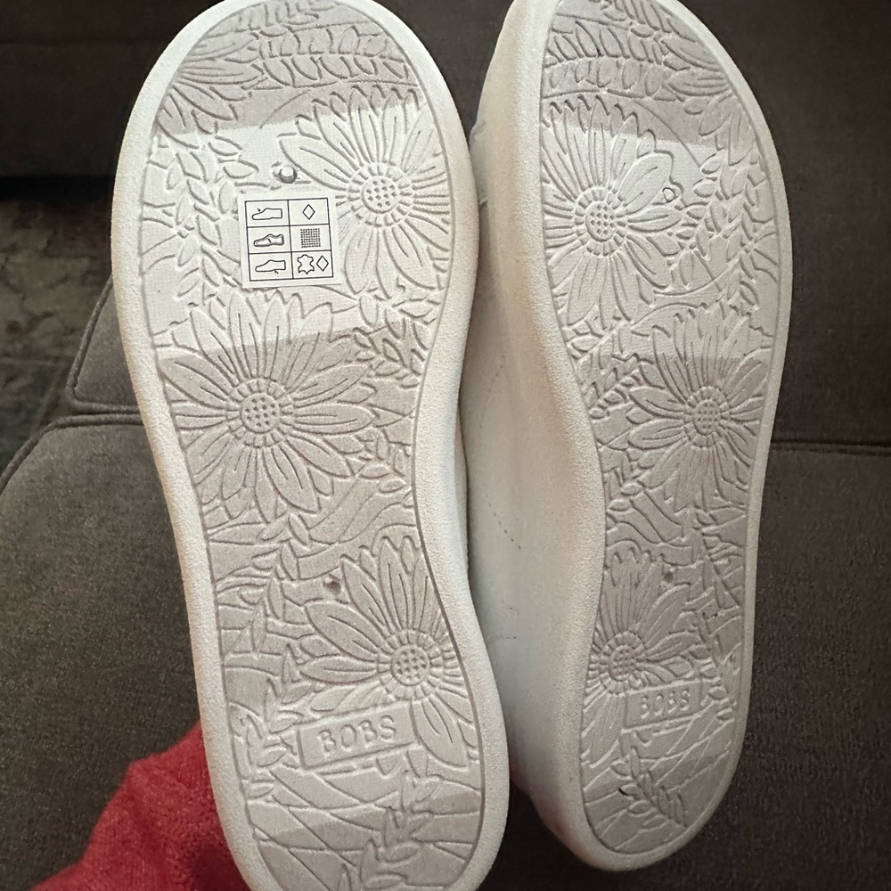 BRAND NEW! Bobs from Skechers Sneakers - Picture 3 of 4